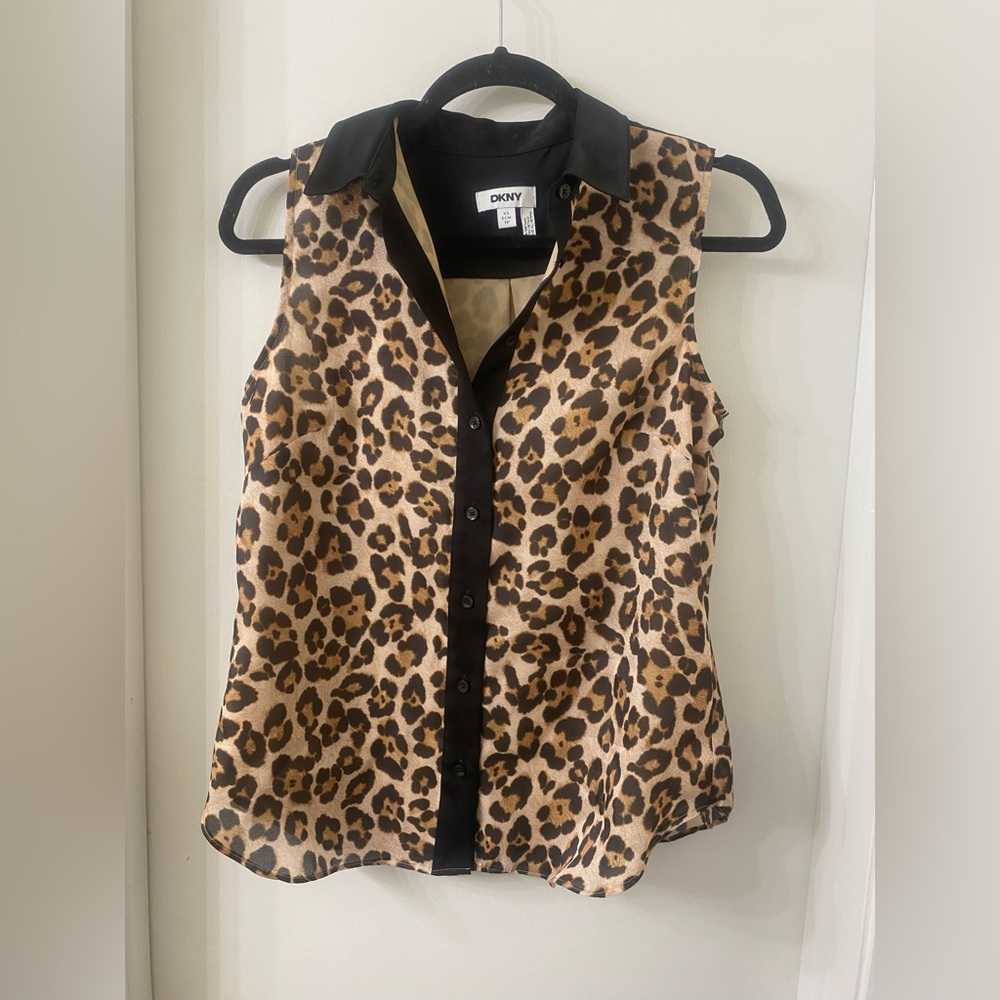 DKNY Leopard Print Sleeveless Button-Front Top in Black and Brown